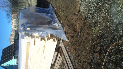 материал привезен и сложен